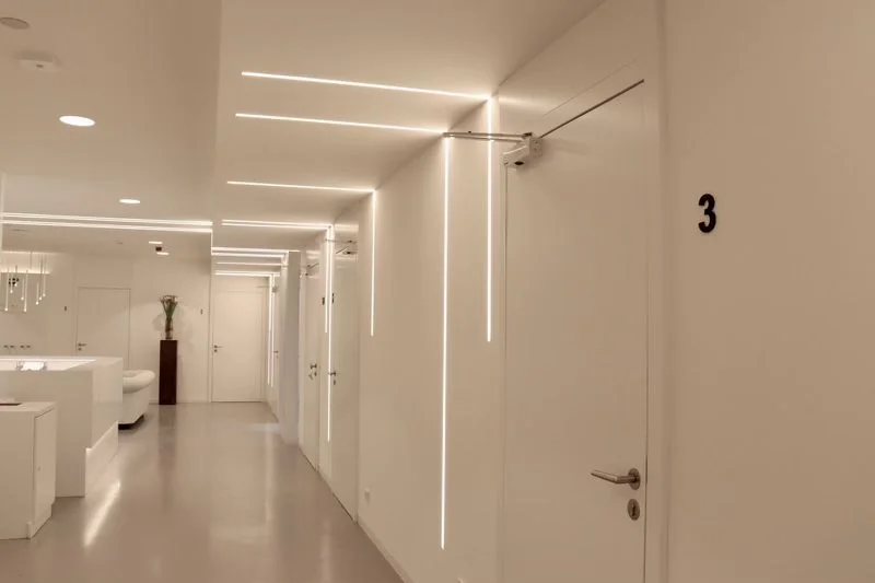 Prostředí zubní ordinace Prague Healthcare pro stomatochirurgii a implantologii
